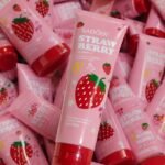 SADOER Strawberry Body Scrub Bubble Bath Salt