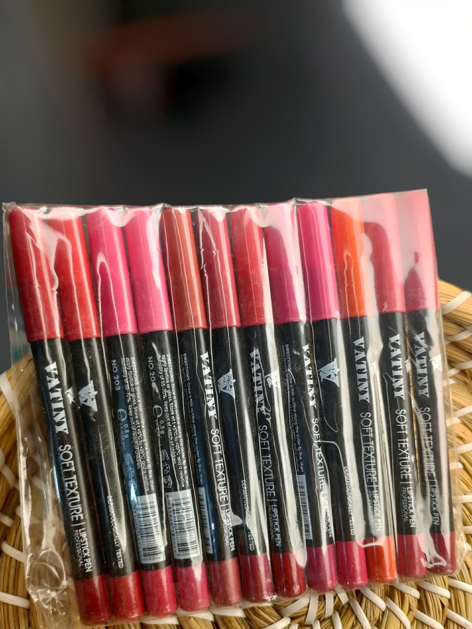 725393438_1788468235895524_1990255323916334094_n VATINY SOFT TEXTURE LIPSTICK PATA - Image 1