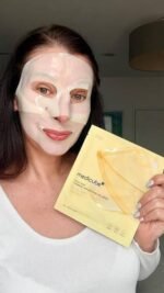 MEDICUBE KOJIC ACID & TURMERIC BRIGHTENING COLLAGEN GEL MASK 28G - Image 2