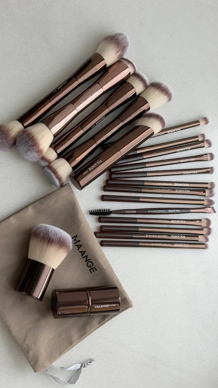 796354754_1710956643934811_4974638726271082208_n MAANGE 20 PCS PROFESSIONAL MAKEUP BRUSH MAG52252K-RB - Image 1